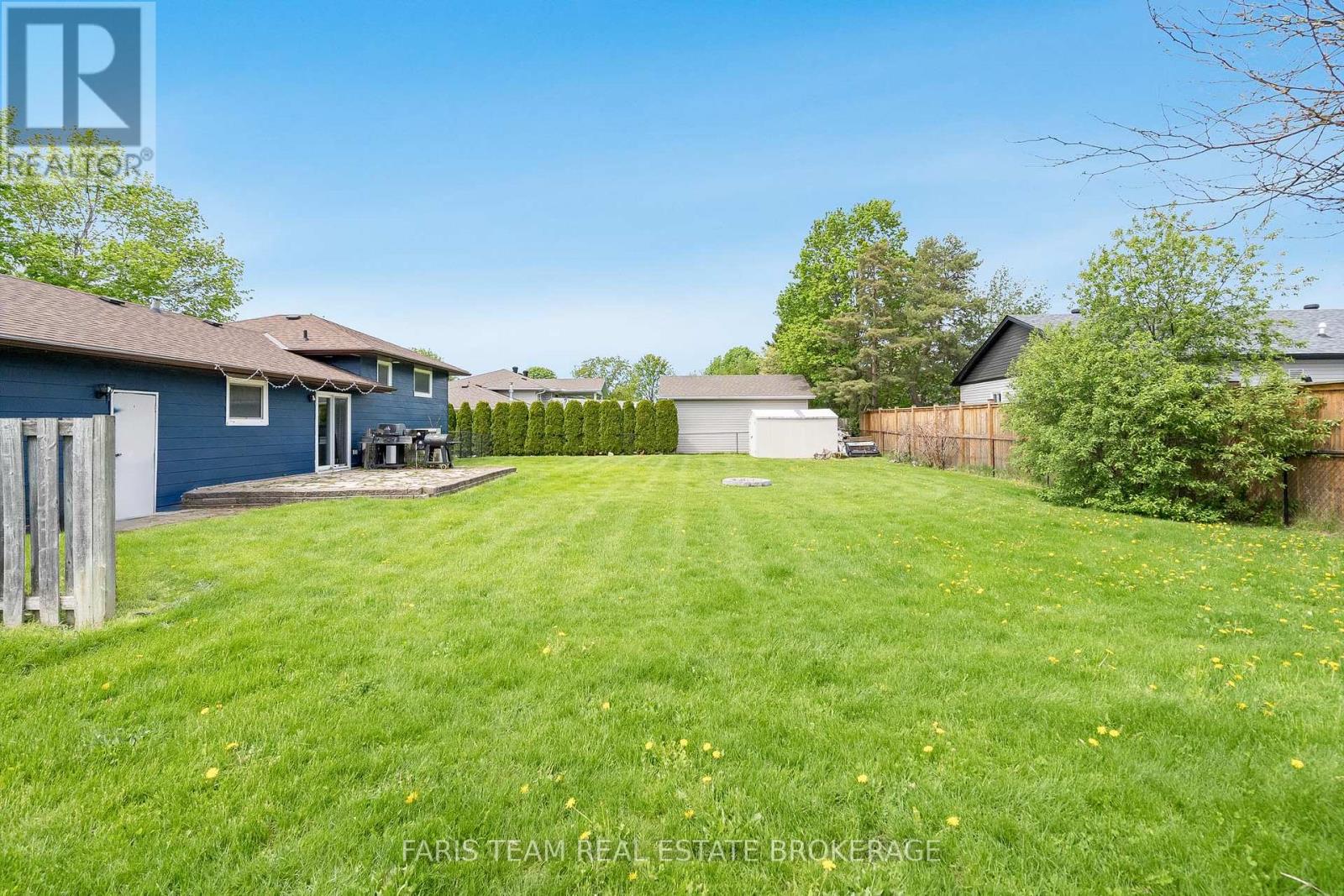 201 PARKSIDE CRESCENT - 26