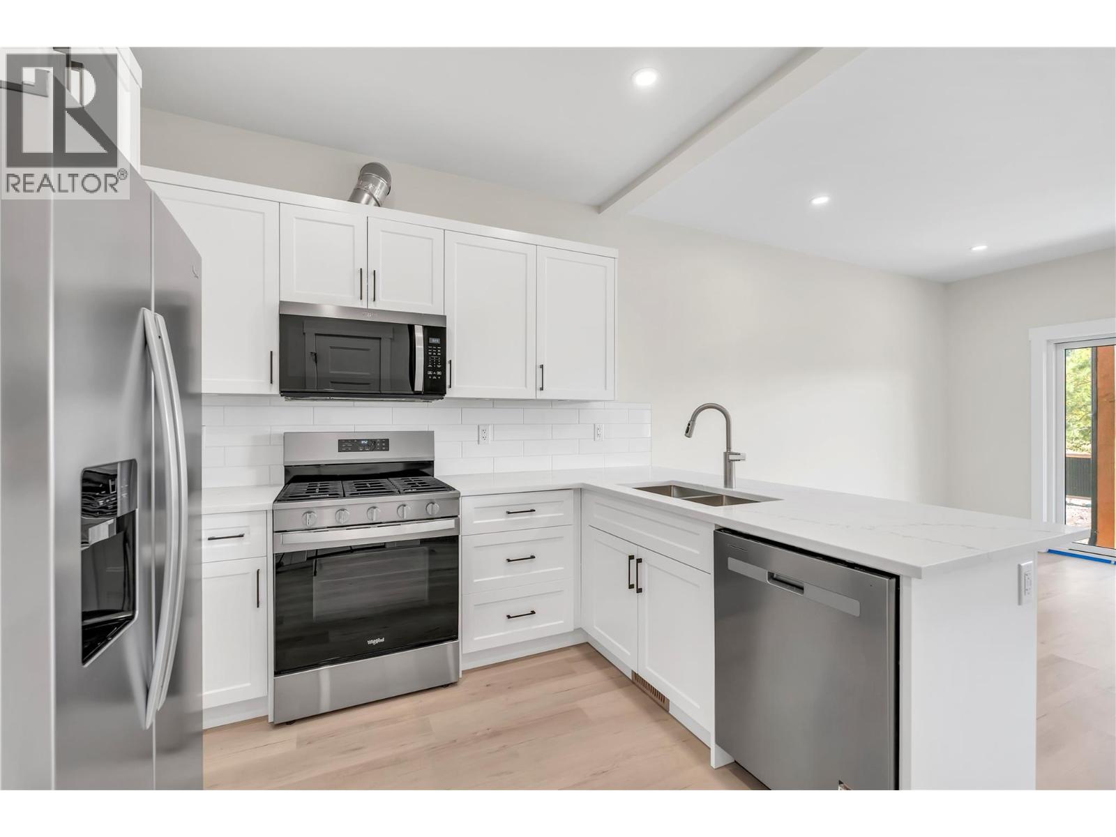 524 Similkameen Ave, Princeton — photo 2
