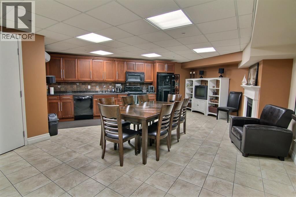 1550 VENETIAN Unit 302 photo 3