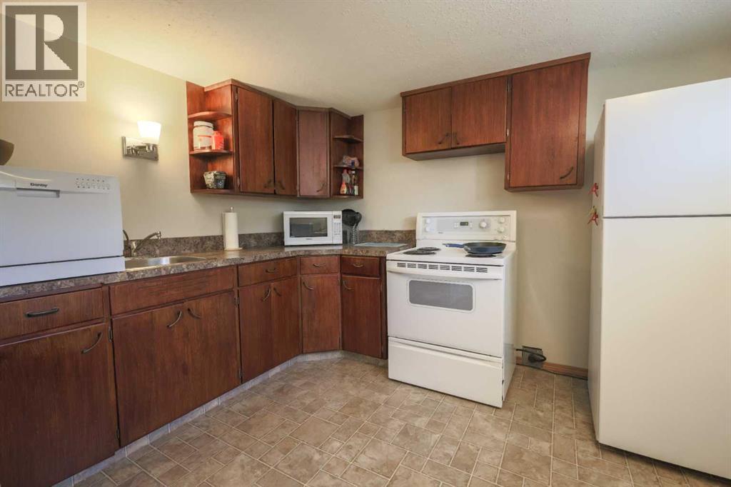 5424 51 Avenue - 21