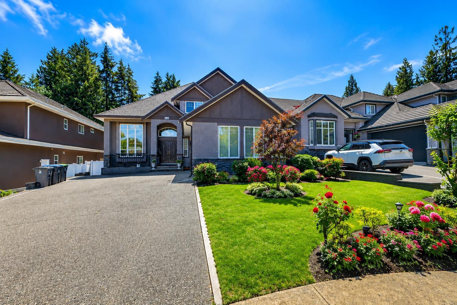 10 Bed, 7 Bath House for Sale in Surrey – 16758 86 AVENUE, Surrey – MLS# R3154108 - Image 3