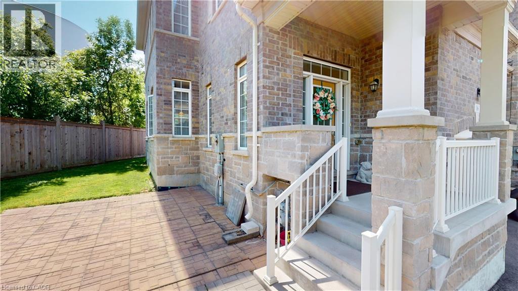 16 RIDGEGATE Crescent - 2