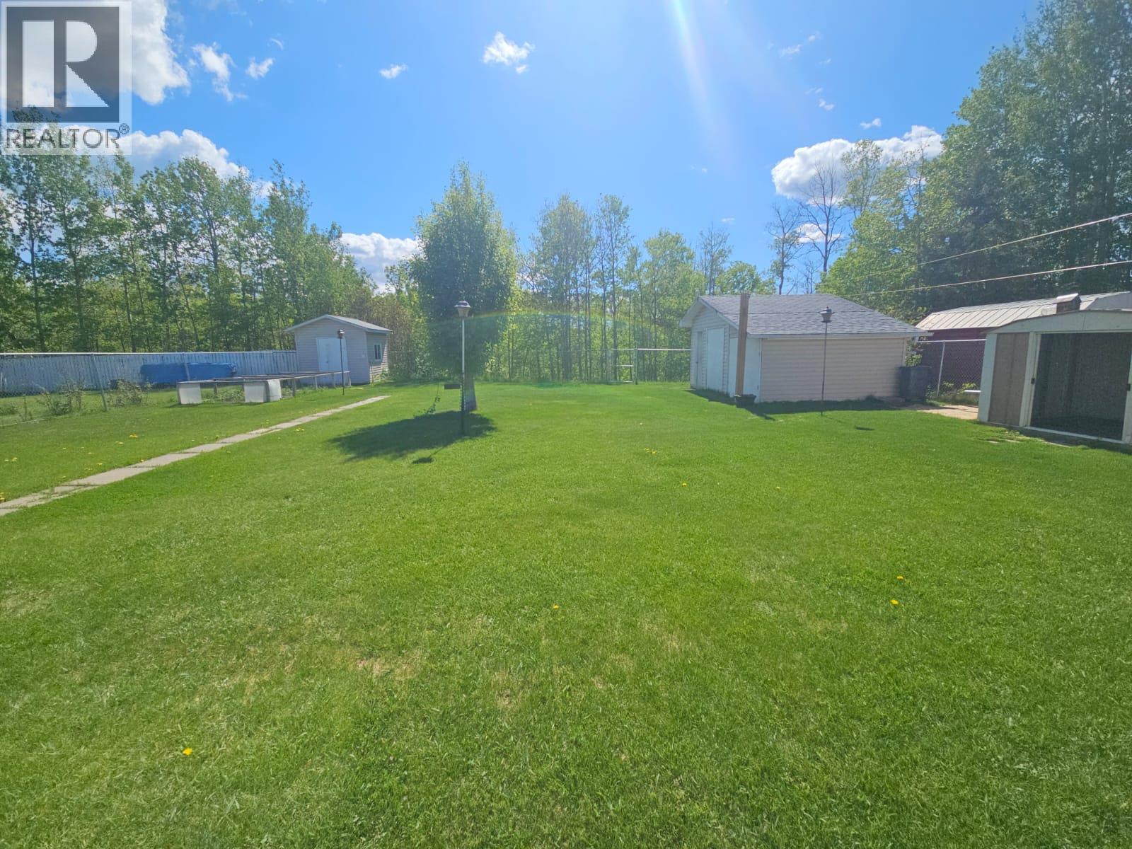 4917 45 Street NE - 42