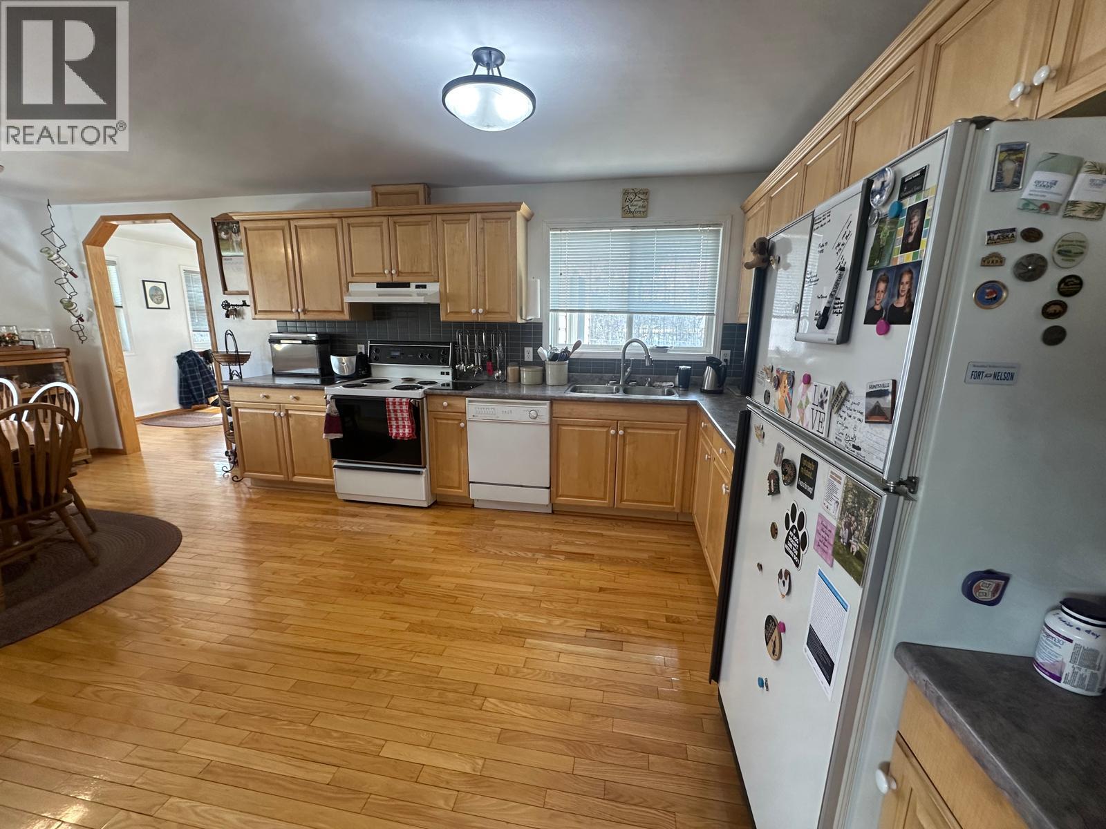 4917 45 Street NE - 13