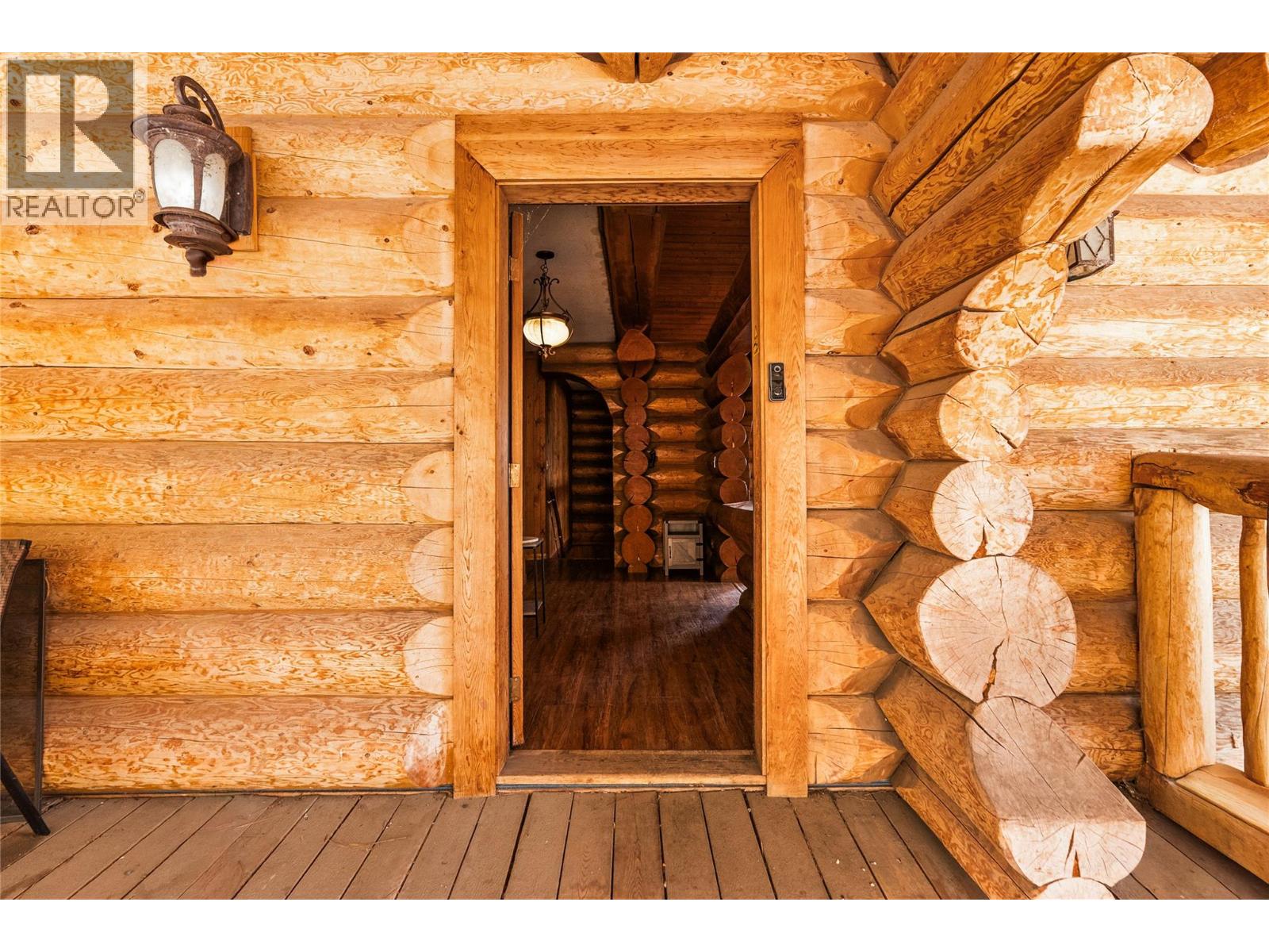 5876 Victoria Street - 6