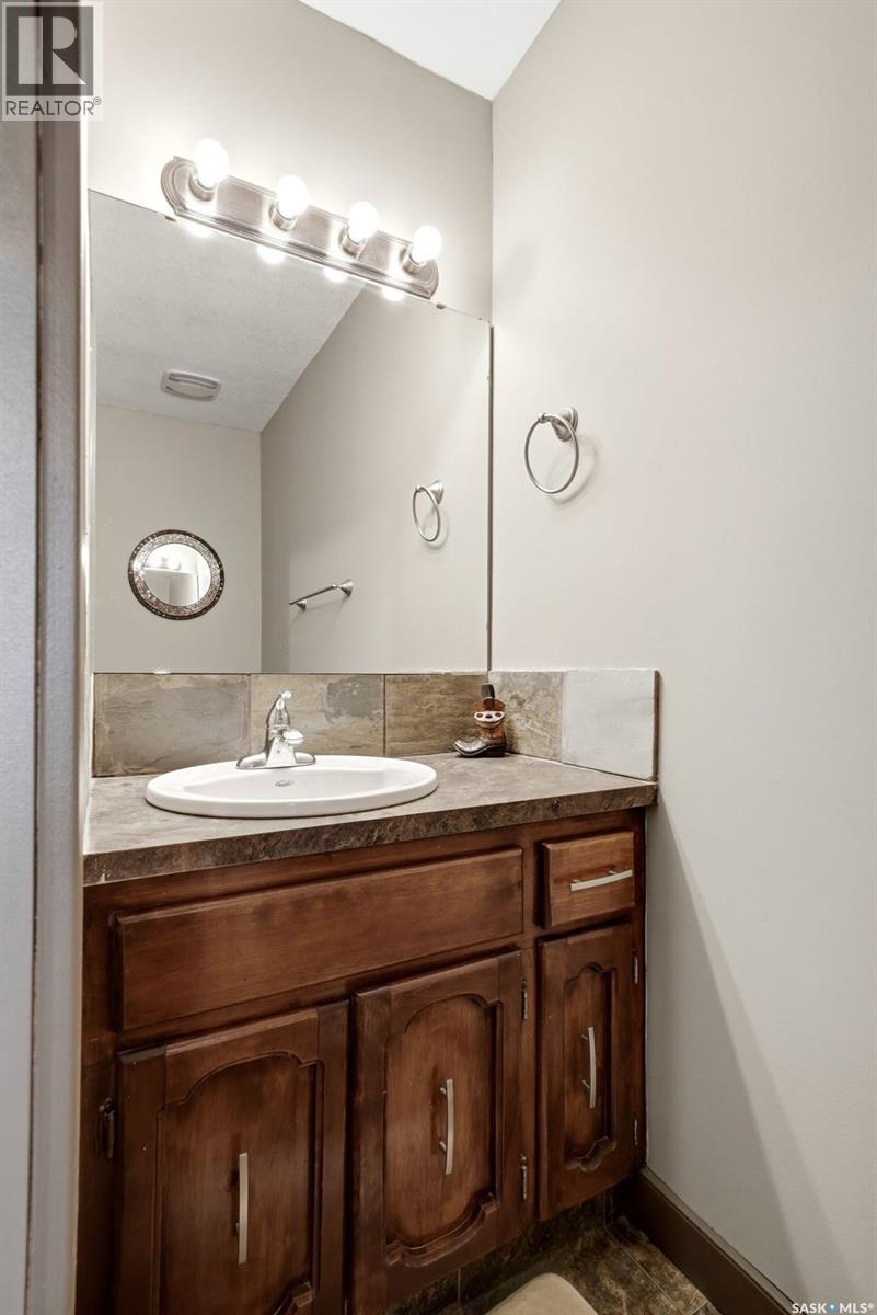 210 PLEASANT AVENUE - Image 20