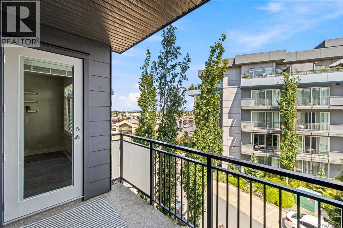 313 6540 Metral Dr, Nanaimo — photo 3