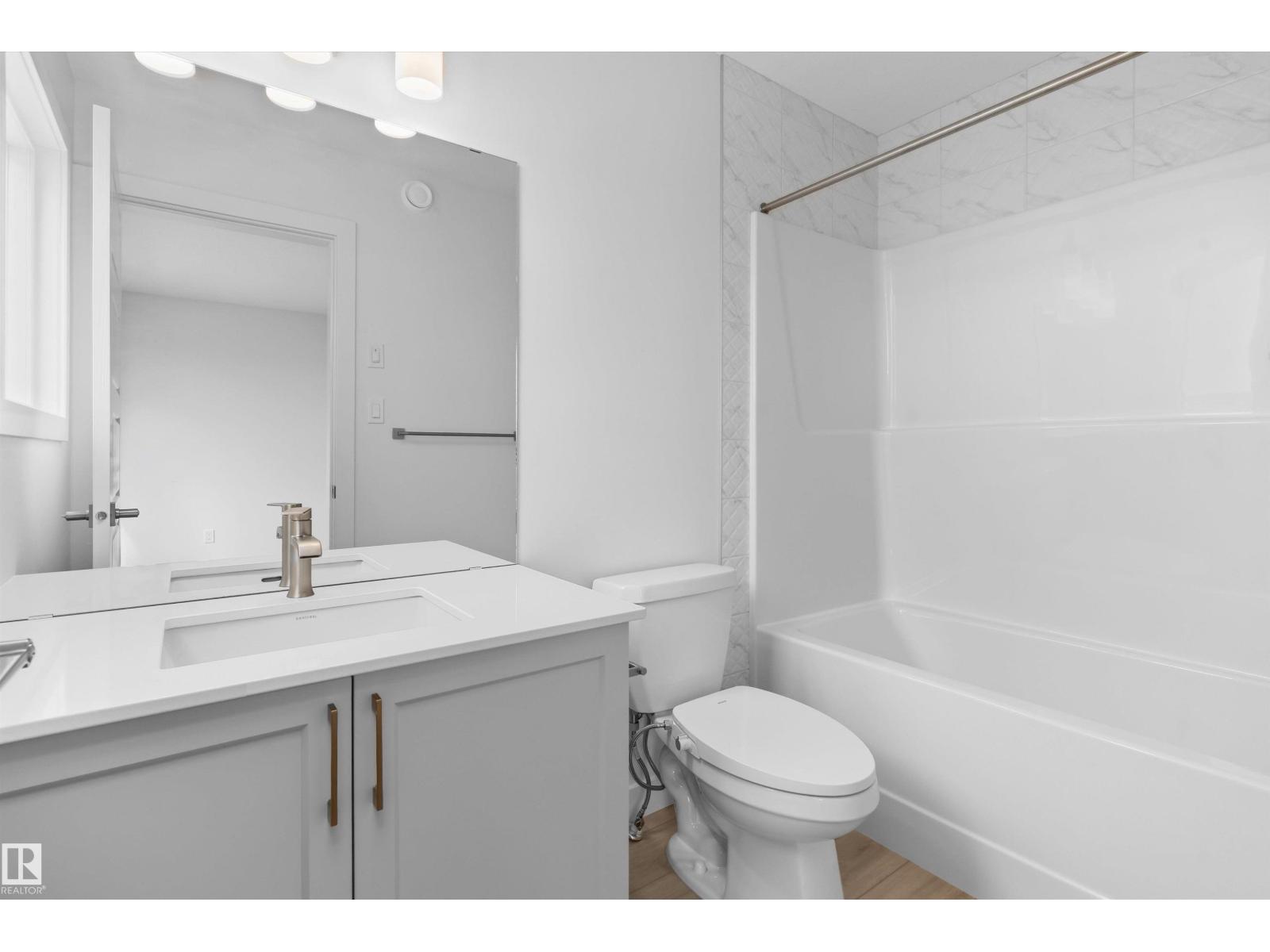 18717 18A AV NW - 21