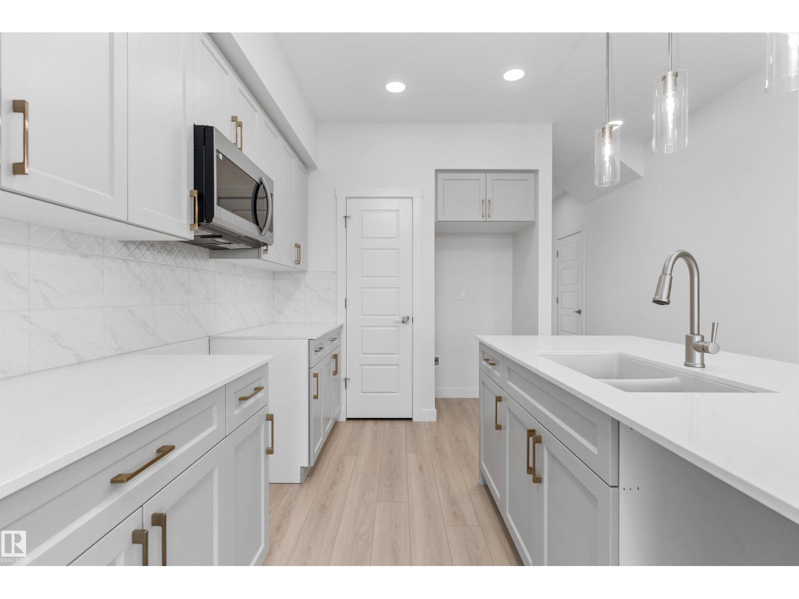 18717 18A AV NW - 15