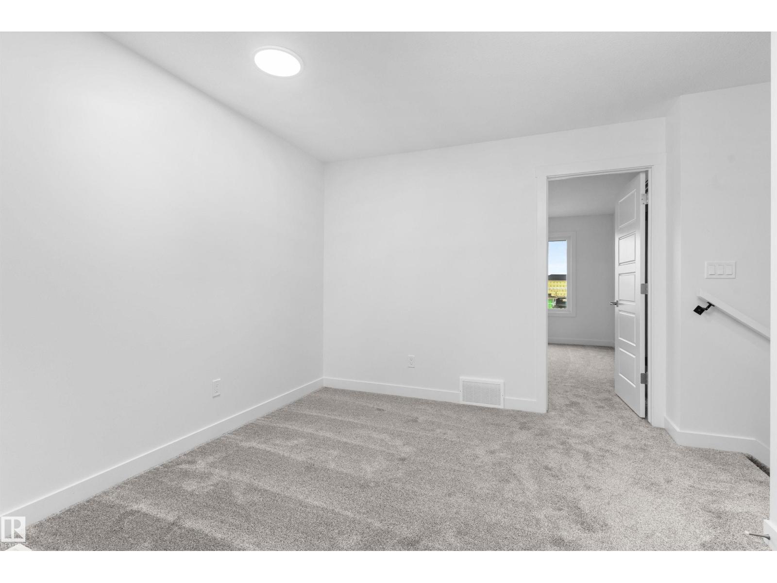 18717 18A AV NW - 29