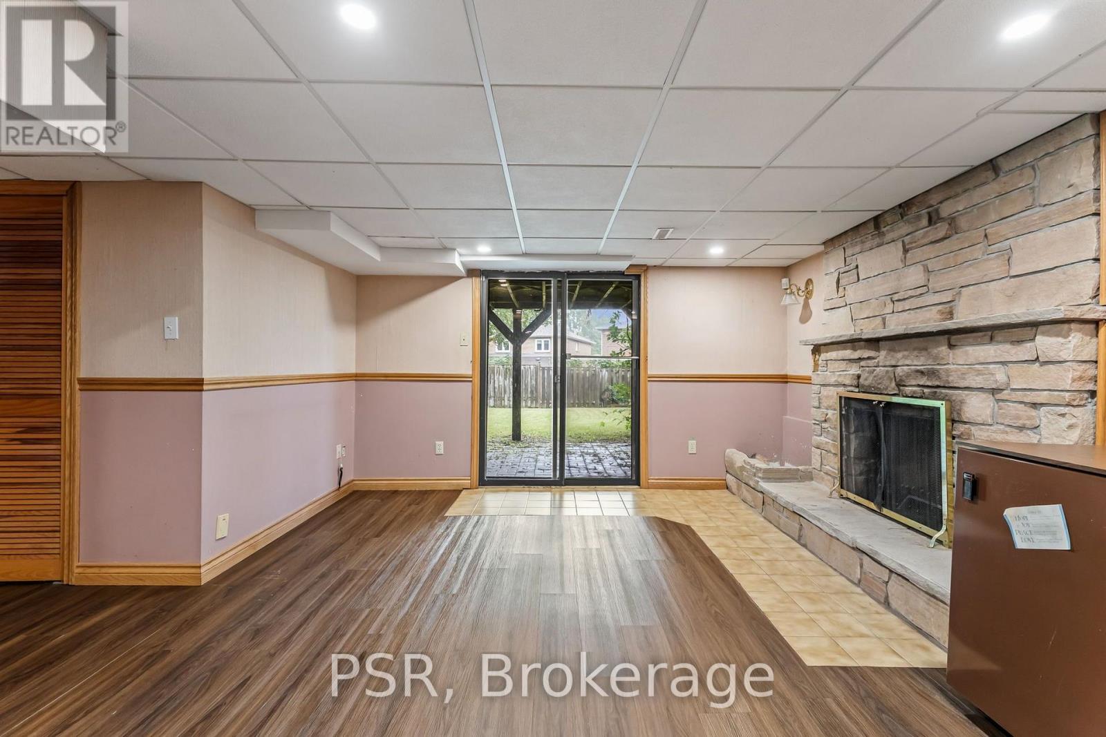 6 LIPPINCOTT COURT - 39