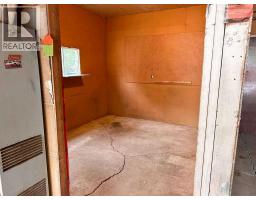 5009 51 Avenue, Taber, AB T1G1N3 Photo 17