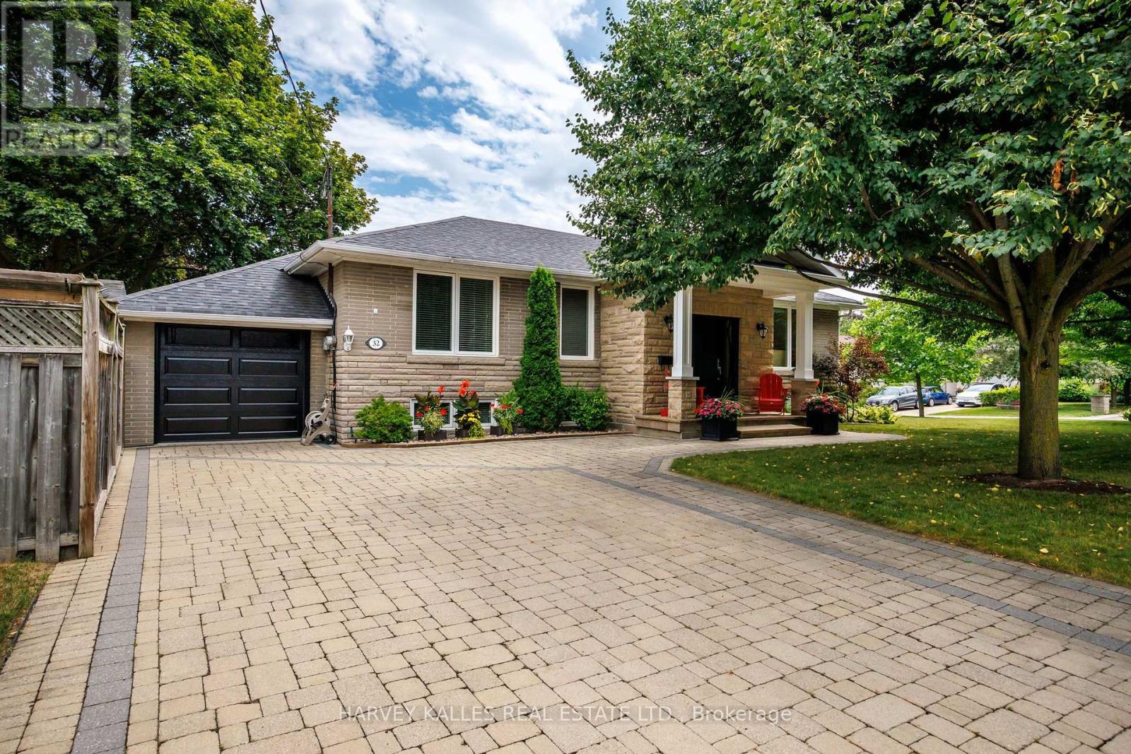 Photo of 32 Acton Avenue