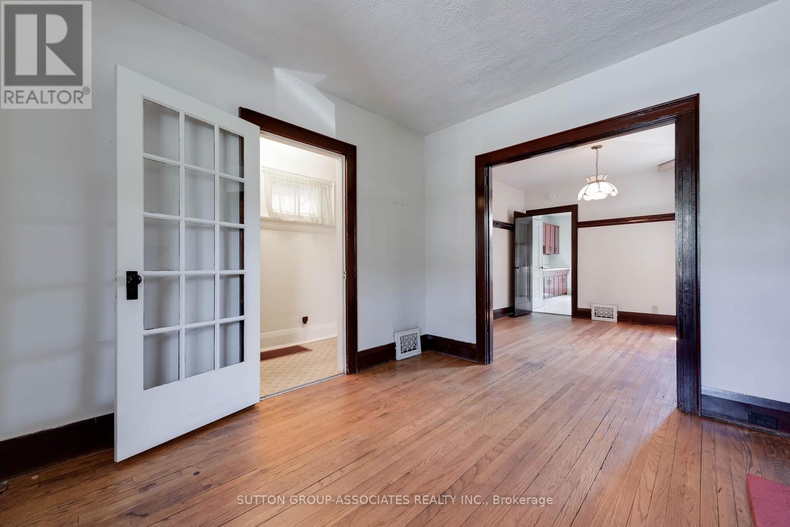 155 EARLSDALE AVENUE - 6