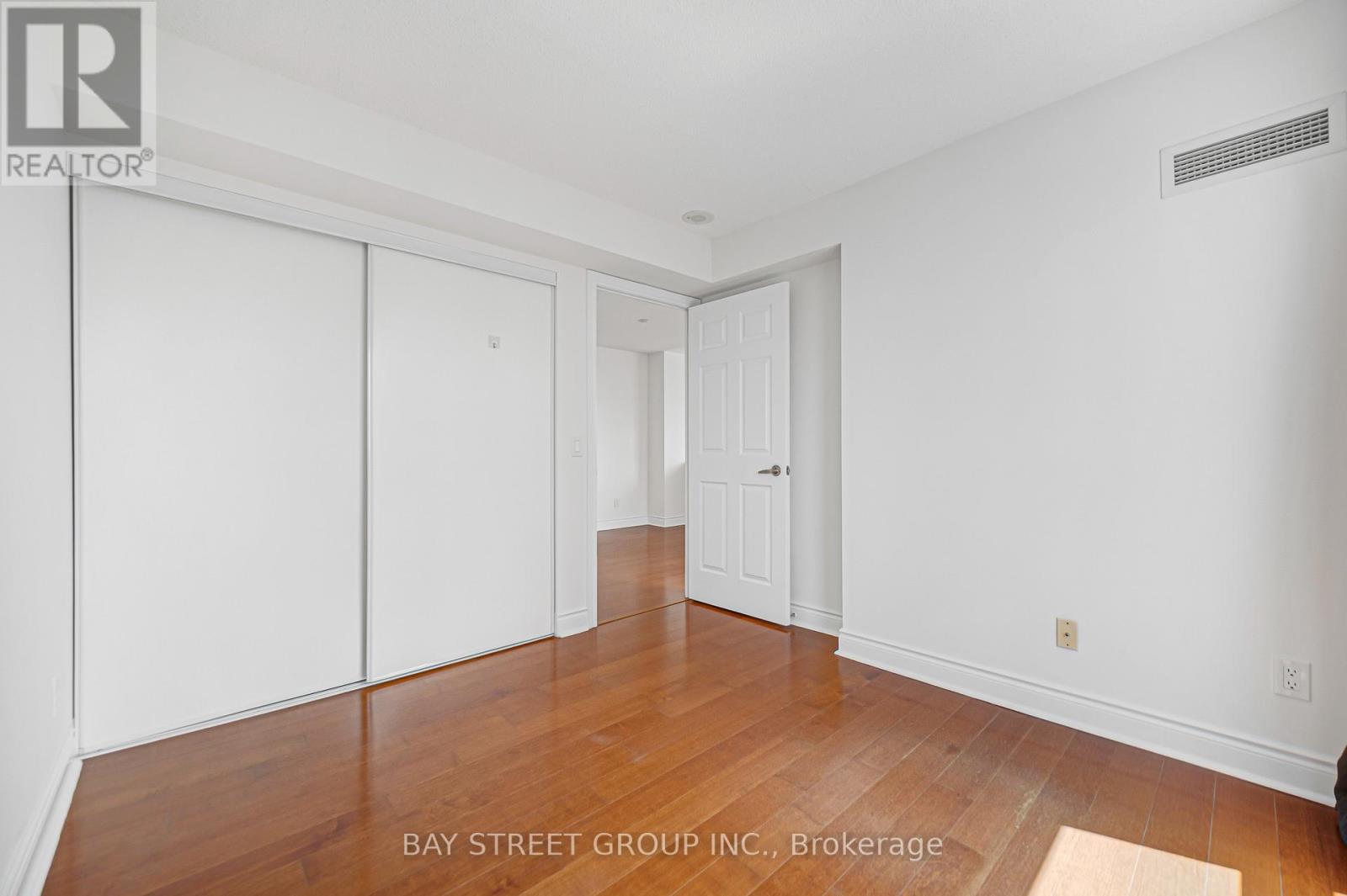 #4105 763 BAY STREET - 17
