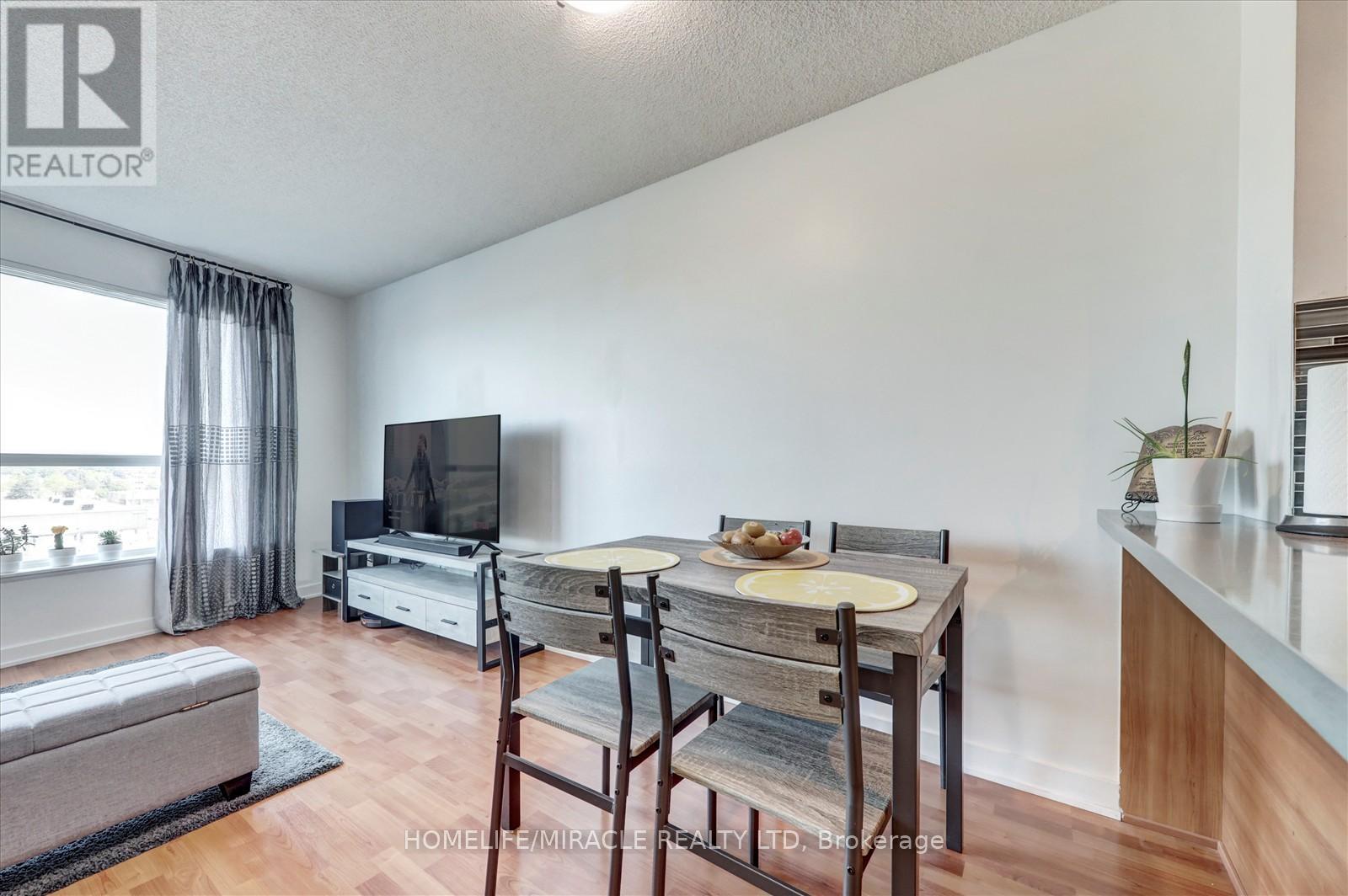 #712 38 LEE CENTRE DRIVE - 16