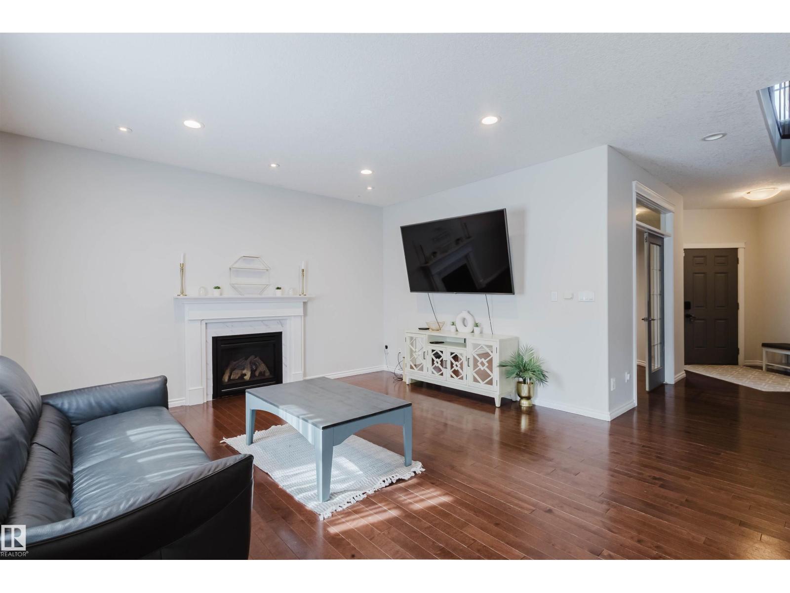 5623 206 ST NW - 11