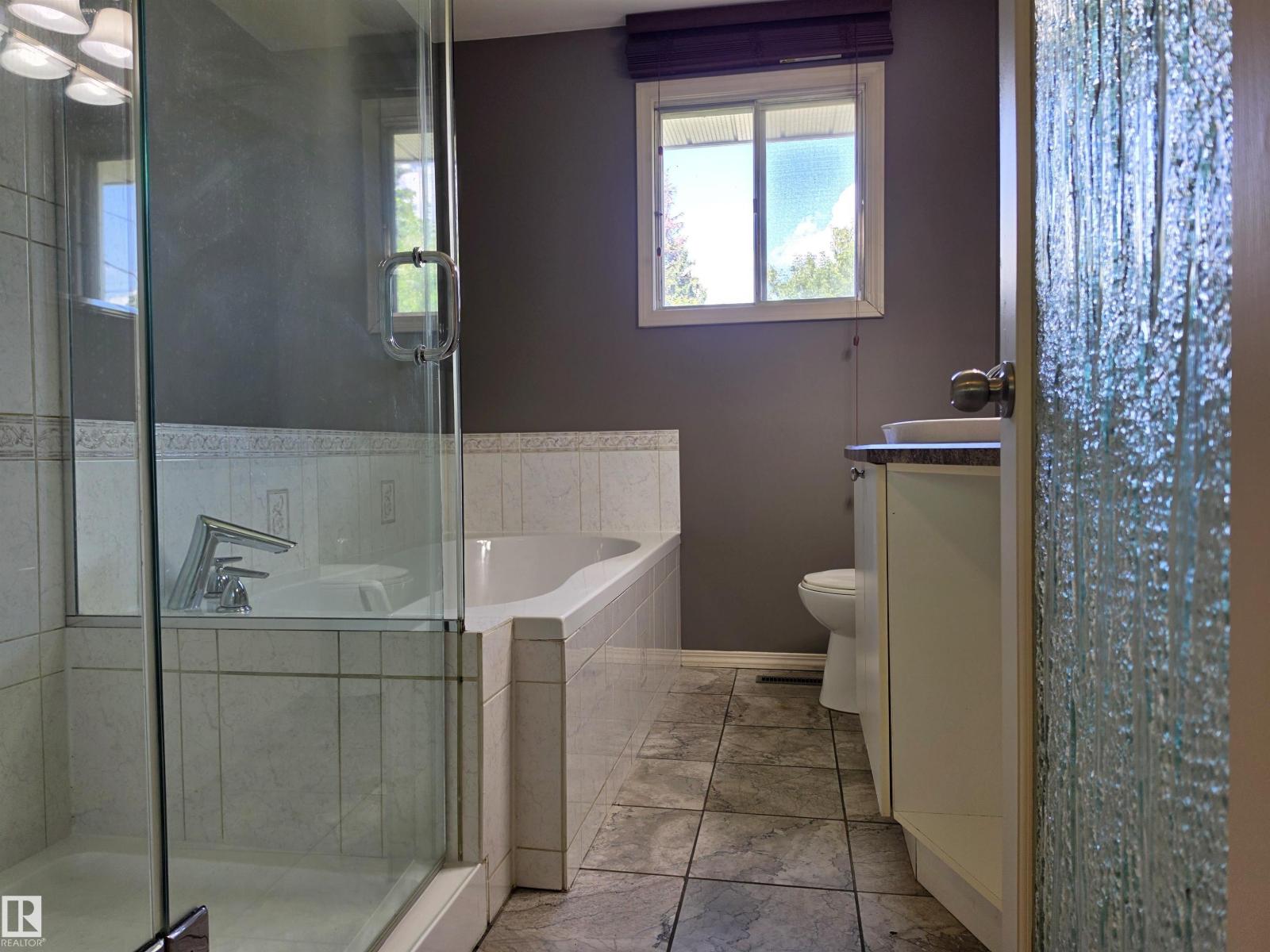 3822 114 AV NW - 14