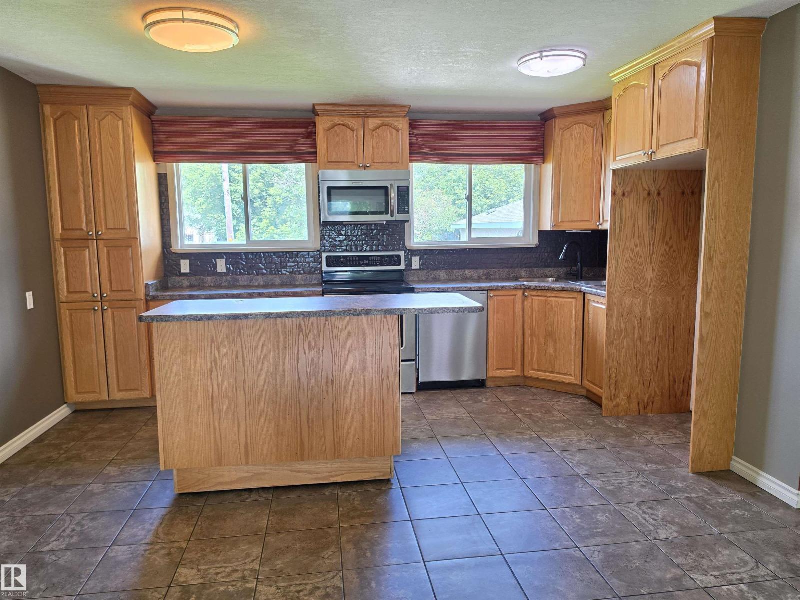 3822 114 AV NW - 2