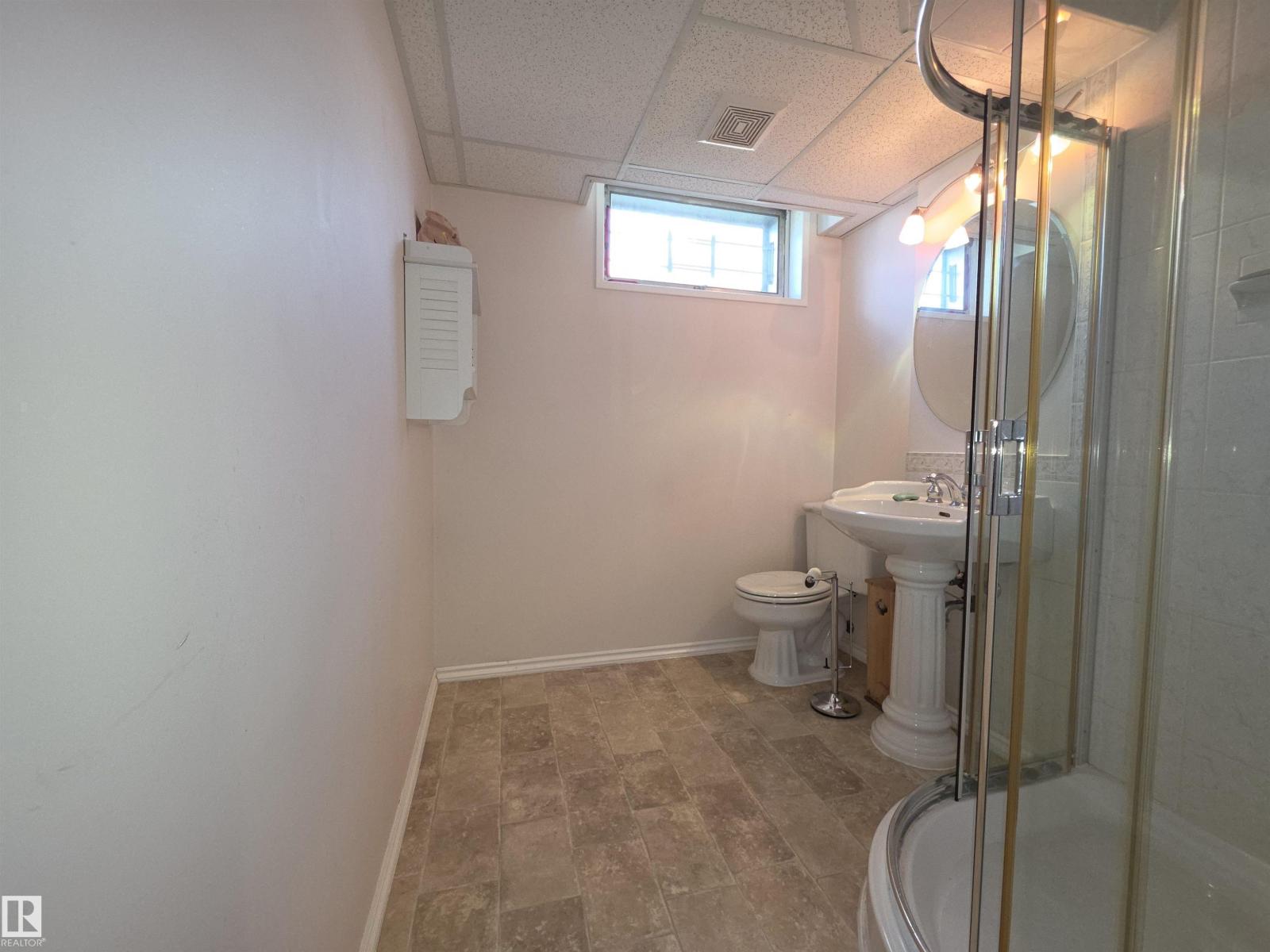 3822 114 AV NW - 23