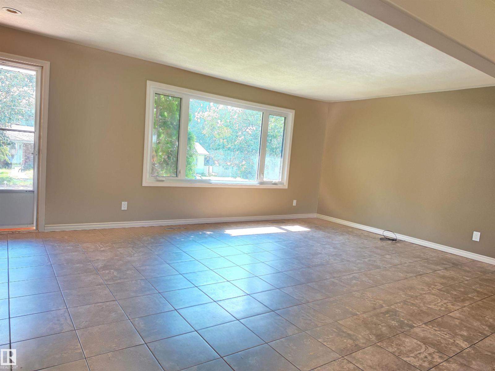 3822 114 AV NW - Image 4