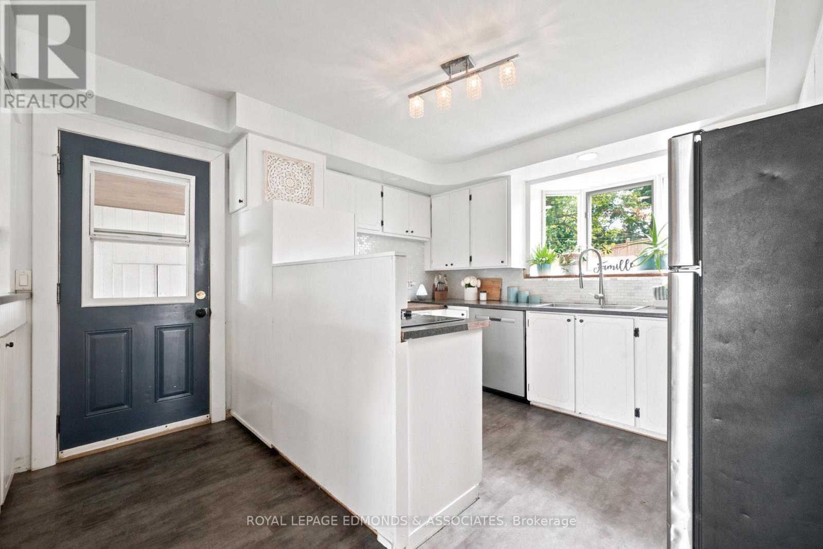 734 FRONT STREET - 15