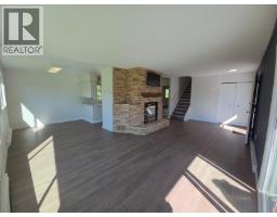 Kitchen - 6640 Lakeshore Drive, Moberly Lake, BC V0C1X0 Photo 8