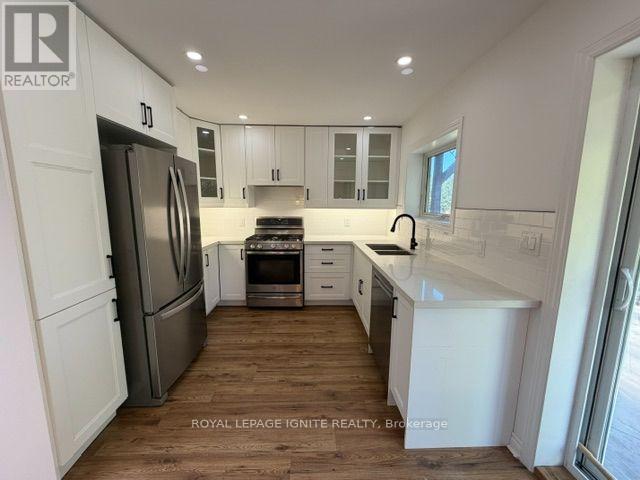 11 FULWELL CRESCENT - 11