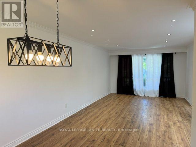 11 FULWELL CRESCENT - 15