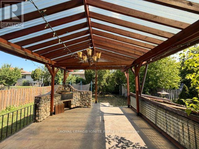 11 FULWELL CRESCENT - 34
