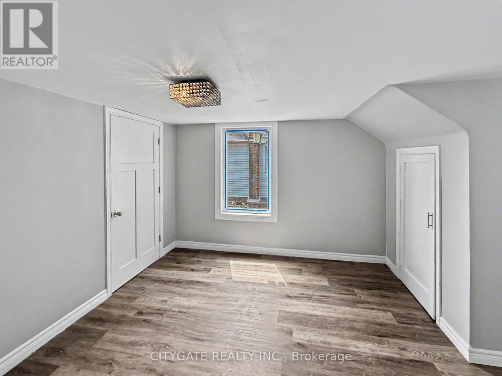 687 UPPER JAMES STREET - 12