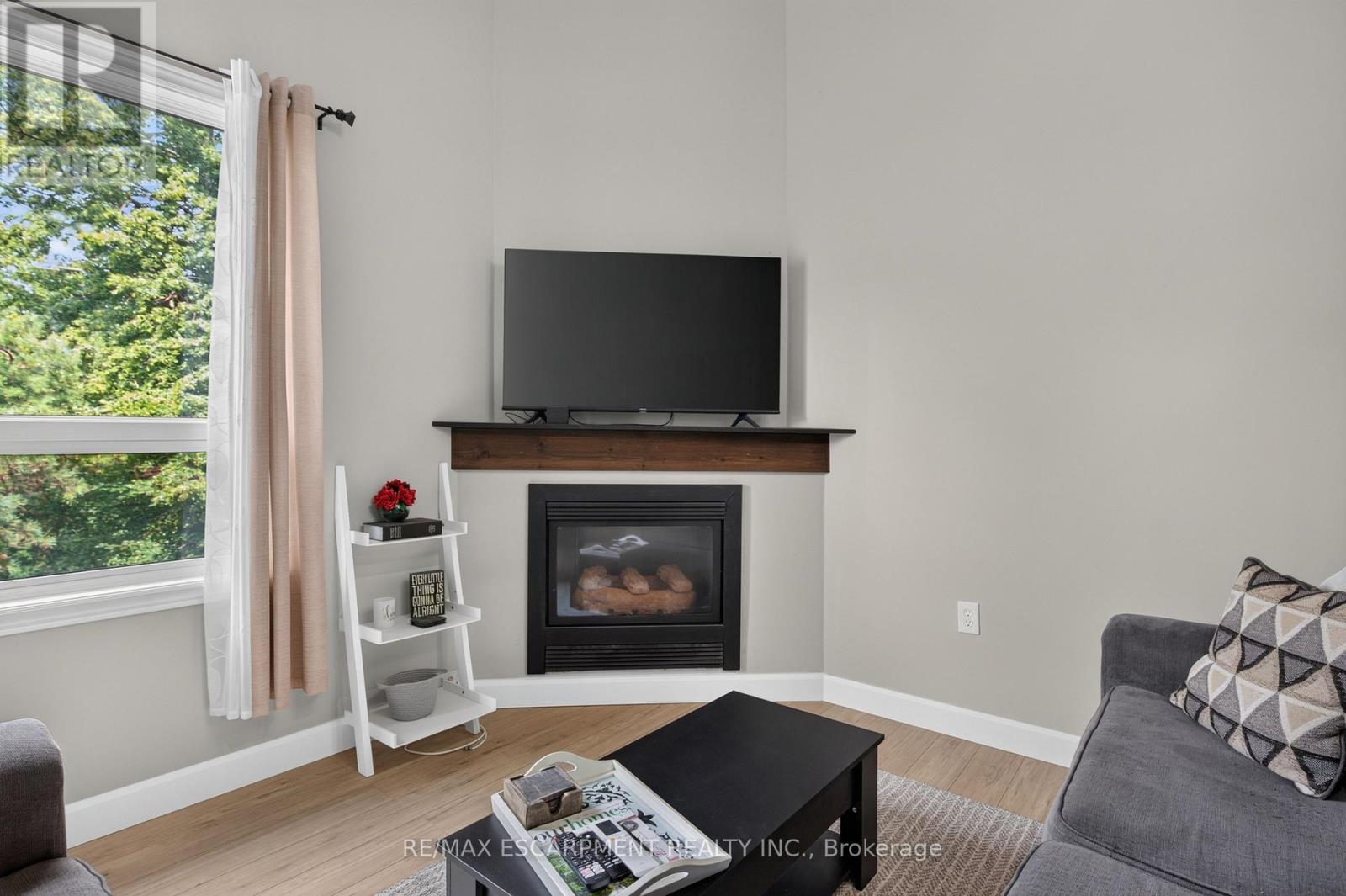 23 ROSEDALE COURT - 10