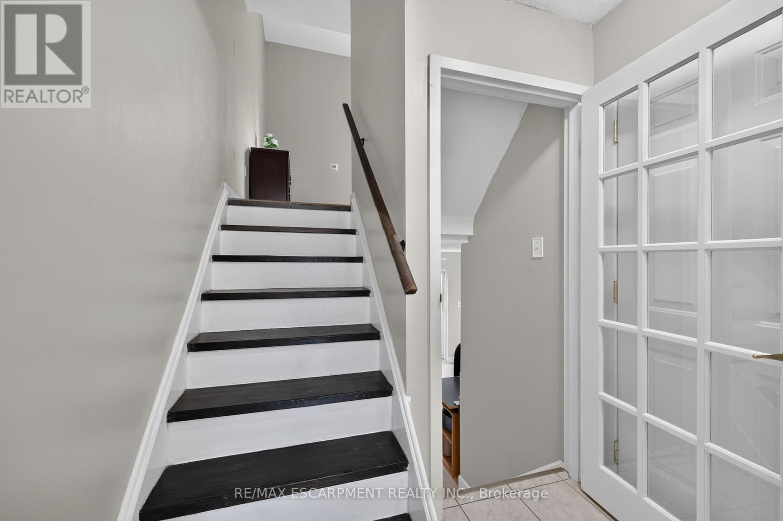 23 ROSEDALE COURT - 5