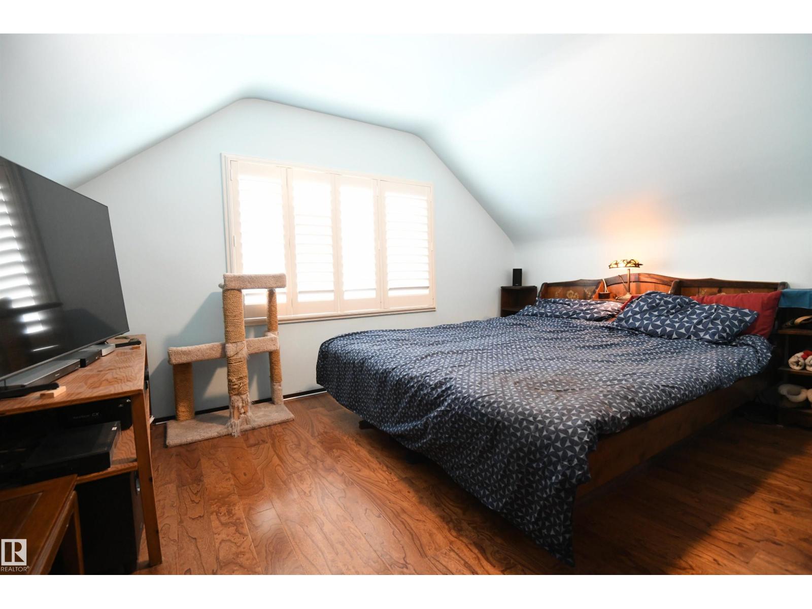 10837 139 Street NW - Photo 18