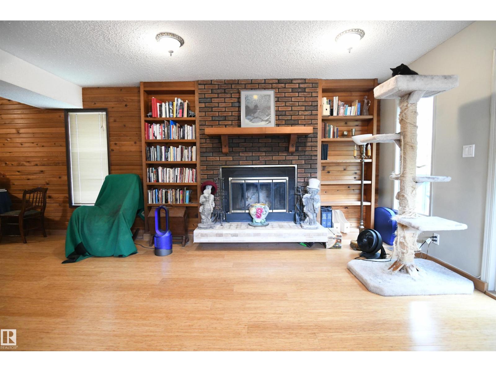 10837 139 Street NW - Photo 6