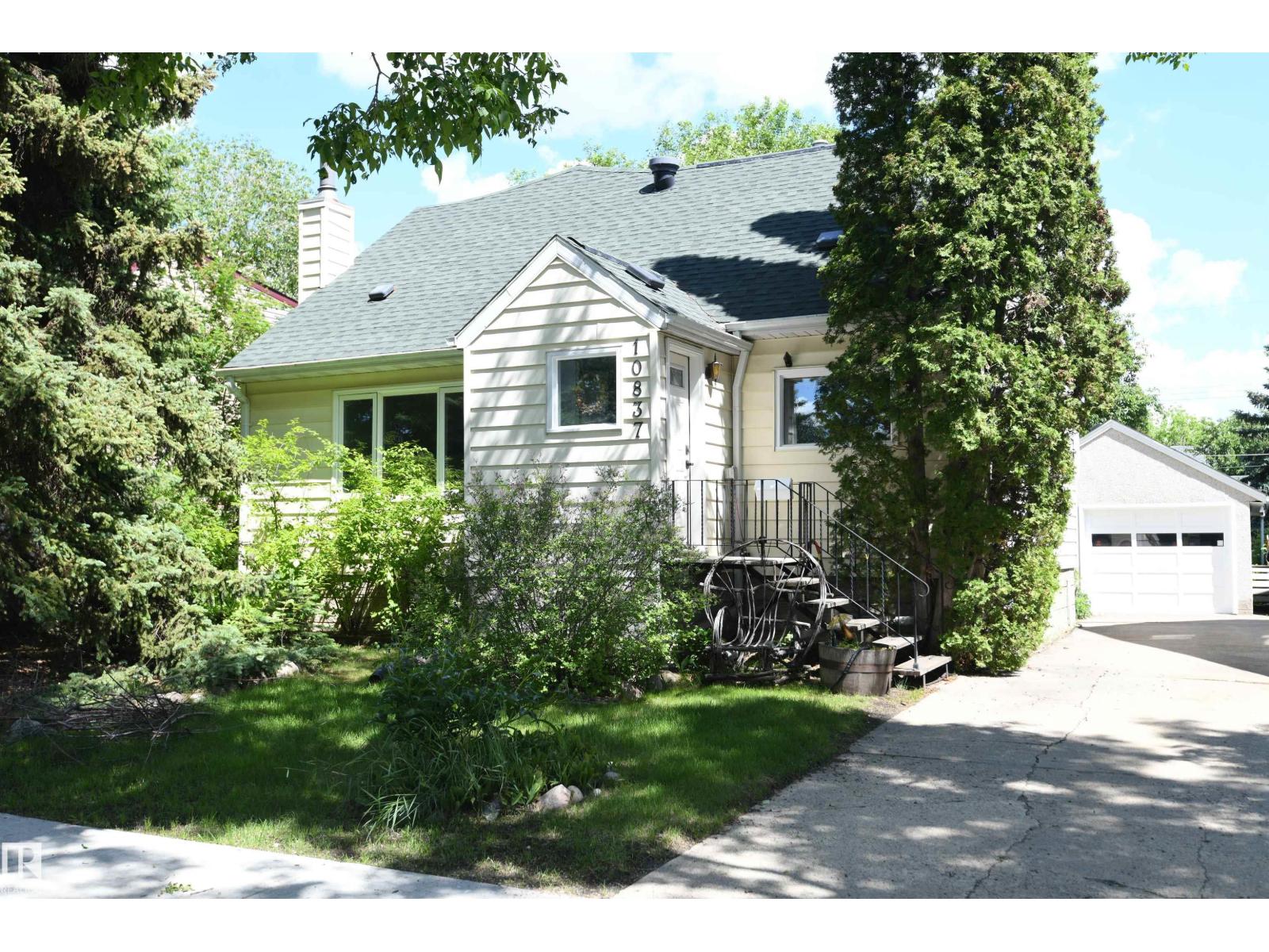 10837 139 Street NW - Photo 35