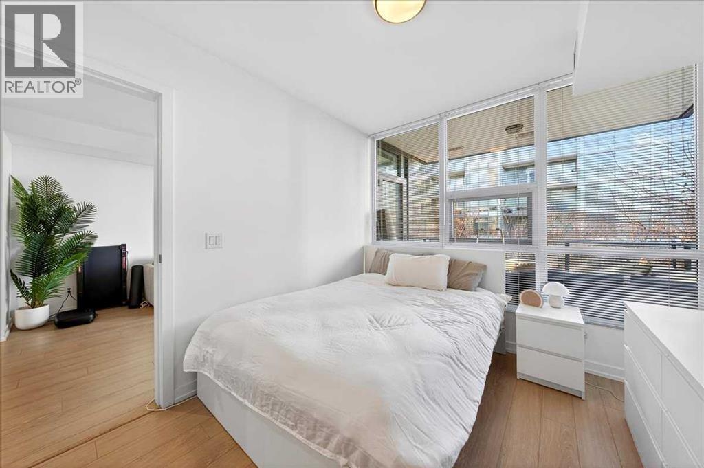 #214 51 Waterfront Mews SW - Image 24