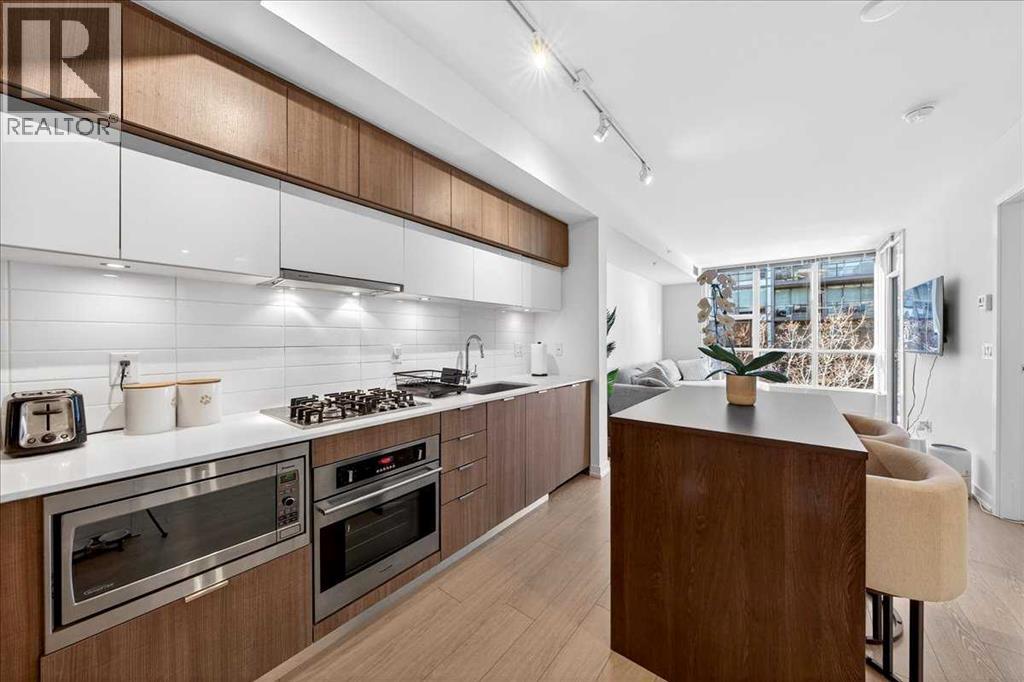 #214 51 Waterfront Mews SW - Image 10