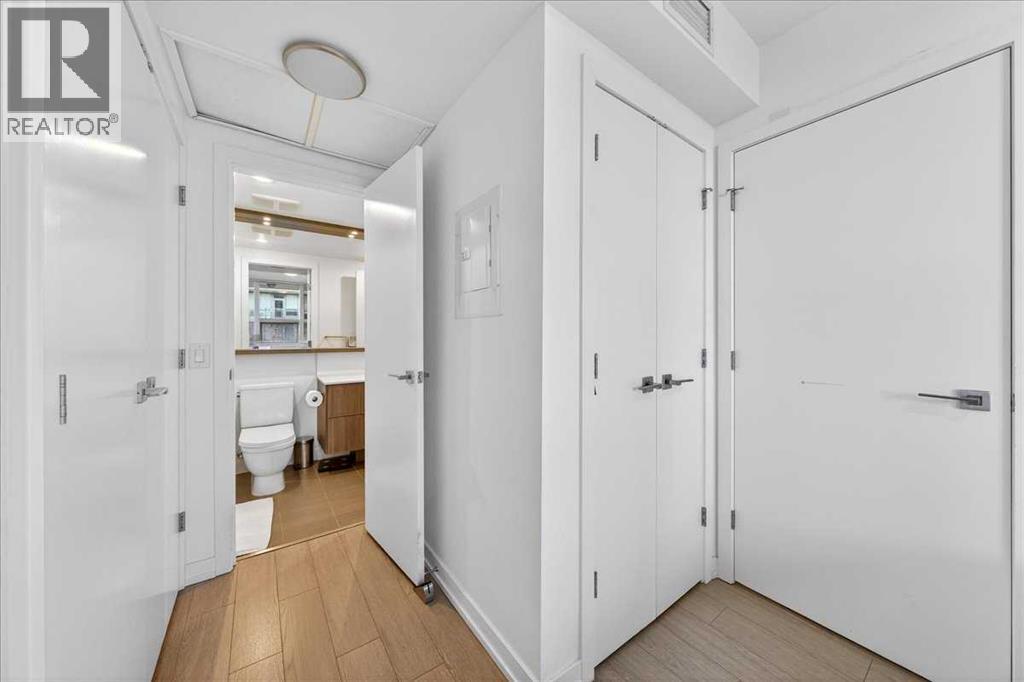 #214 51 Waterfront Mews SW - 26