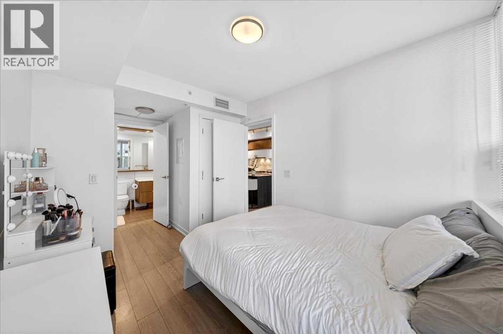 #214 51 Waterfront Mews SW - Image 25