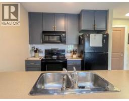 4pc Bathroom - 246 Hastings Avenue Unit# 405, Penticton, BC V2A2V6 Photo 7