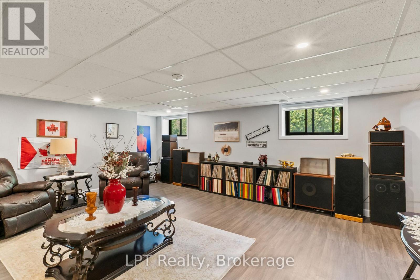 61 PINEWOOD BOULEVARD - Image 34