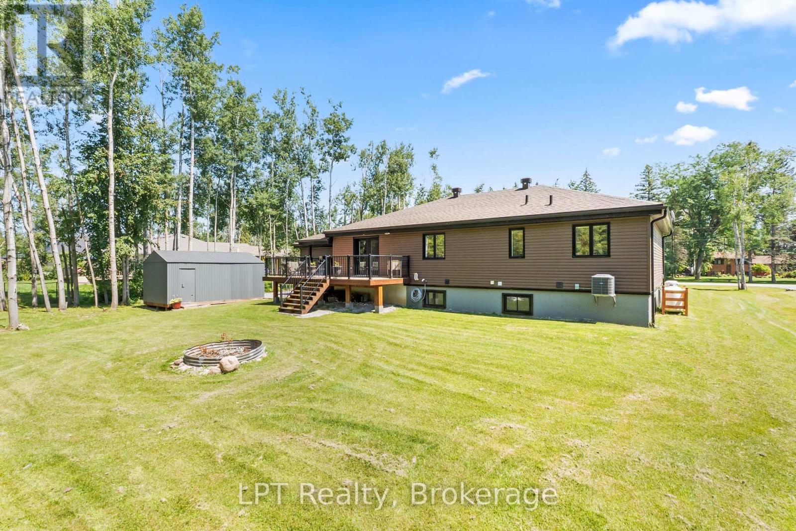 61 PINEWOOD BOULEVARD - Image 44