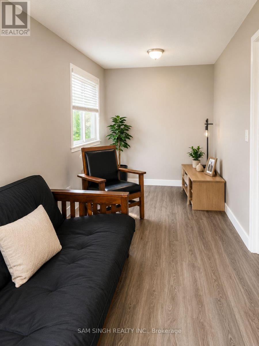 185 THURMAN CIRCLE - Image 5