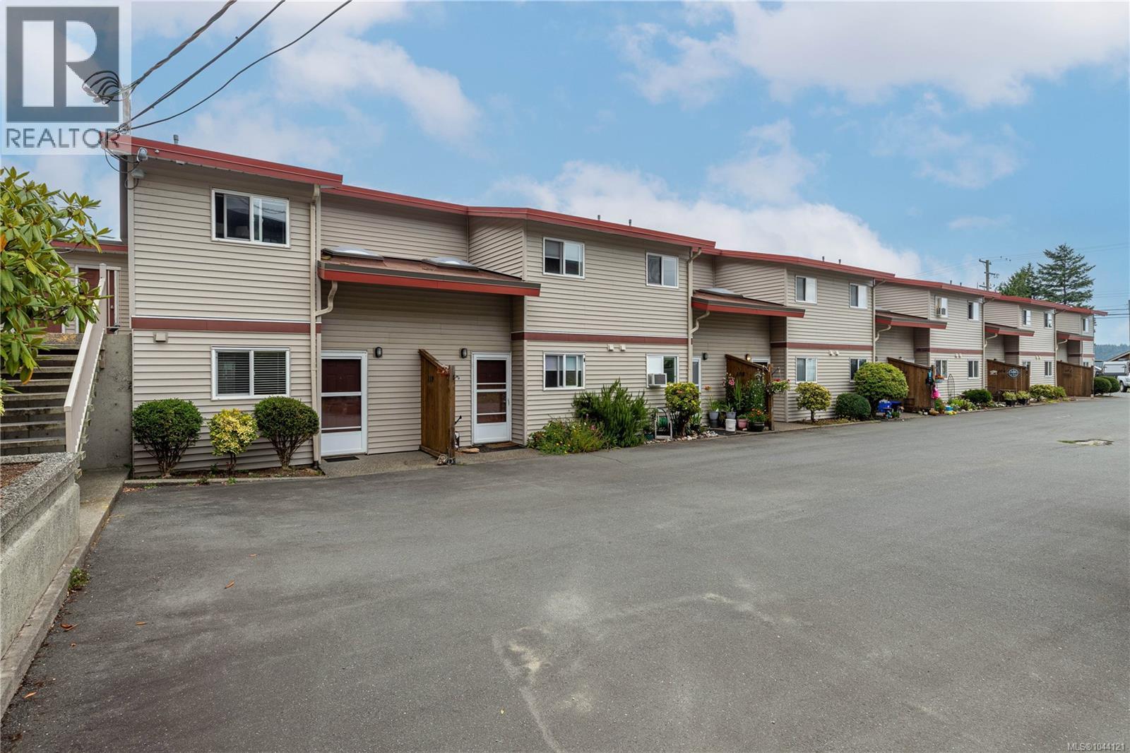 #110 824 Island Hwy S - 1