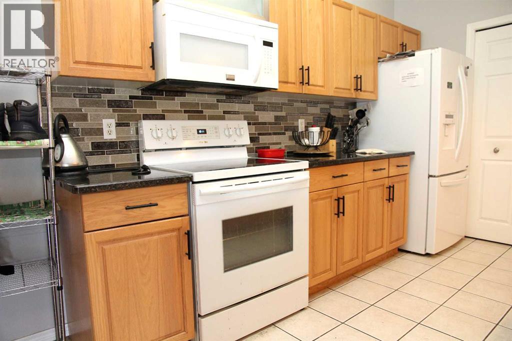 6608 42 Street - Photo 8