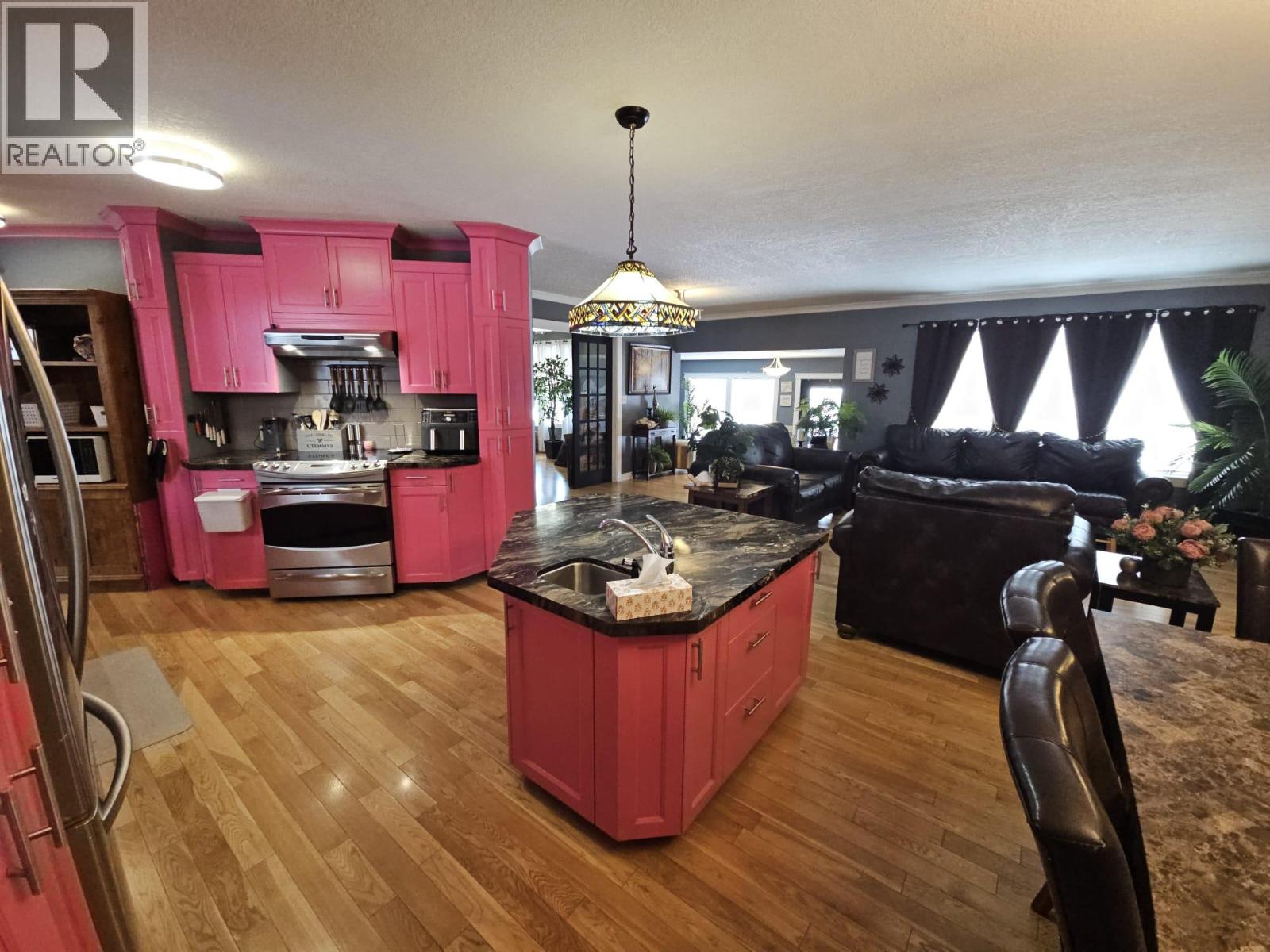 4709 45 Street NE - 22