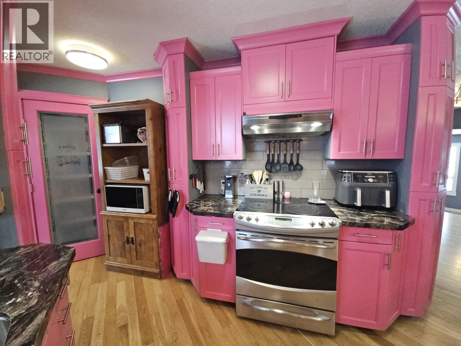 4709 45 Street NE - 23