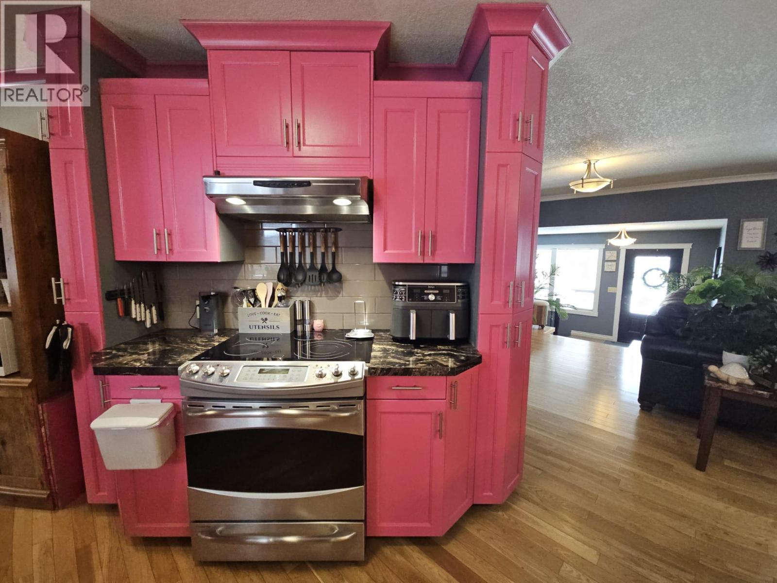 4709 45 Street NE - 21