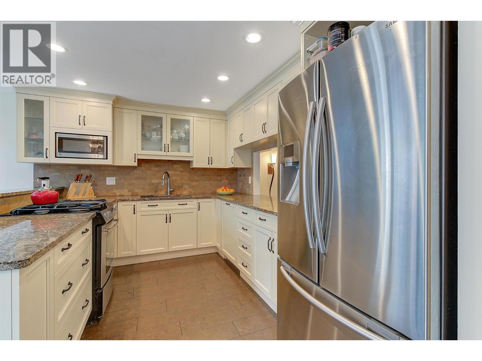  418 West Avenue, Kelowna